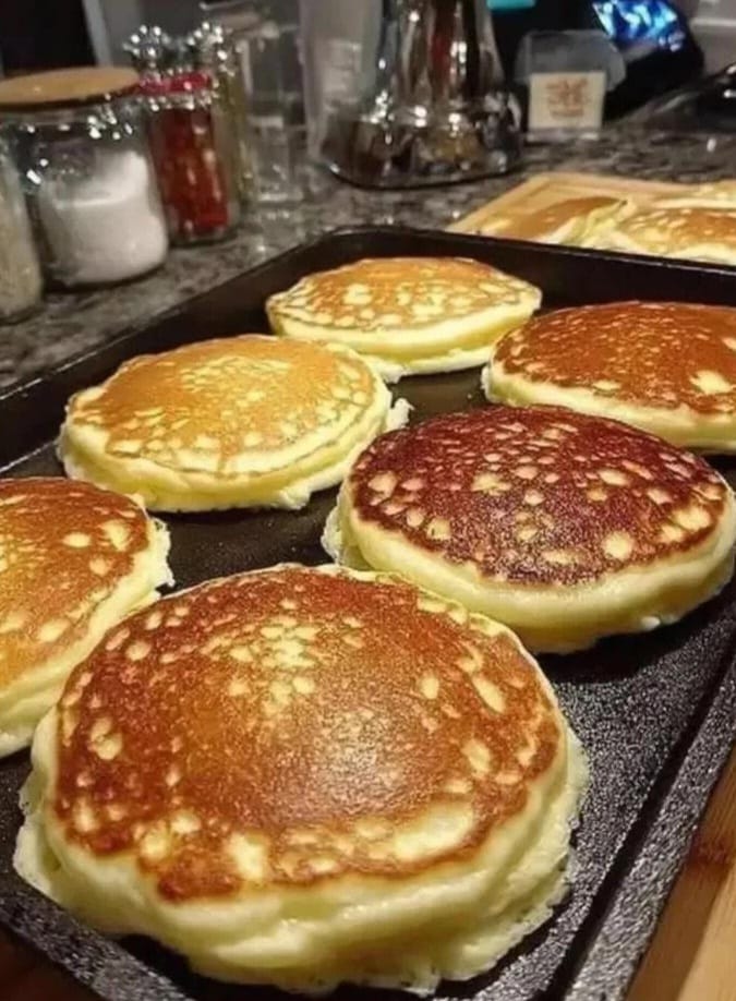 FLUFFY PANCAKES